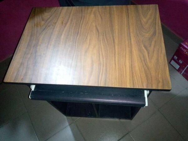 TABLE D'ORDINATEUR BUREAU