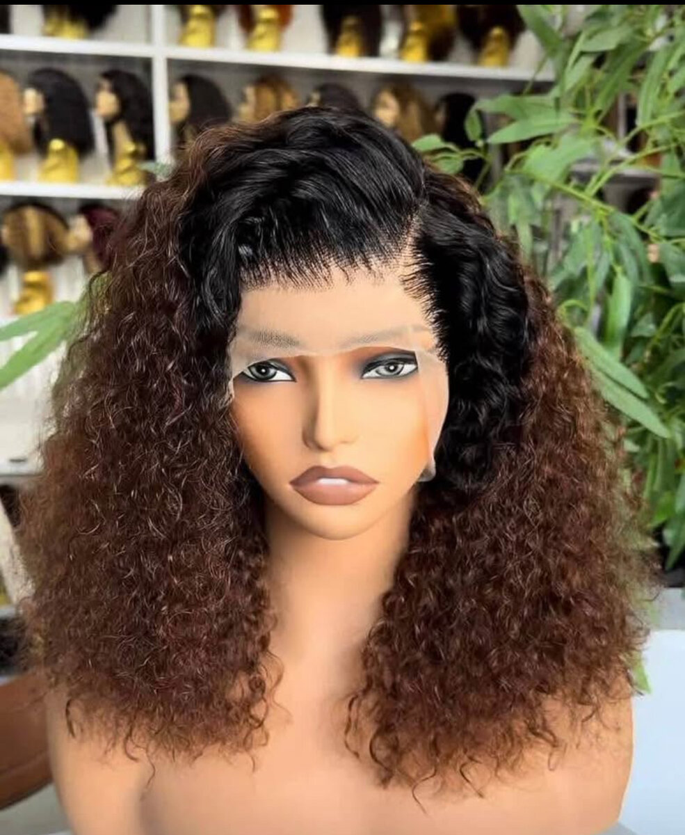 Perruque bouclée naturelle