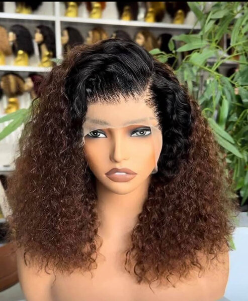 Perruque bouclée naturelle