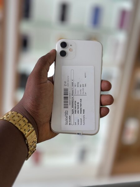 iPhone 14 Pro 128 Giga Et iPhone 11 simple 64 Gb