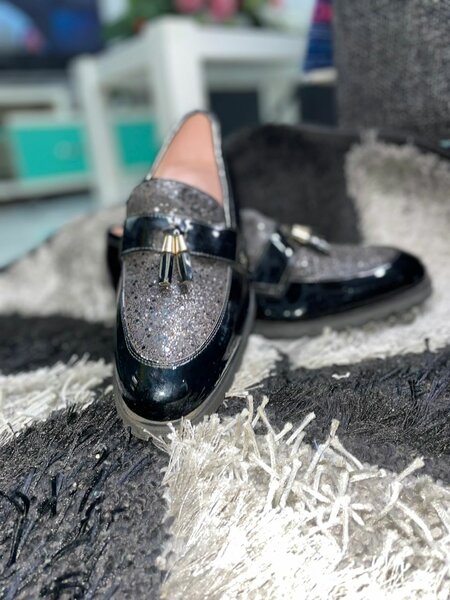 Souliers noirs brillants  homm