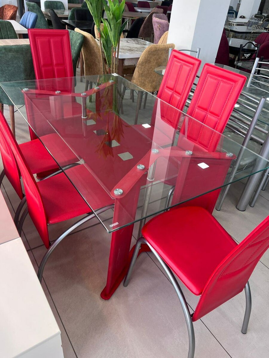 Table à manger en verre moderne