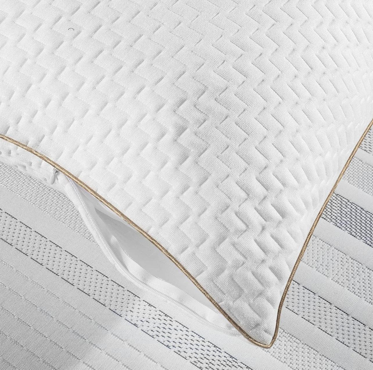 BedStory Bamboo Pillow