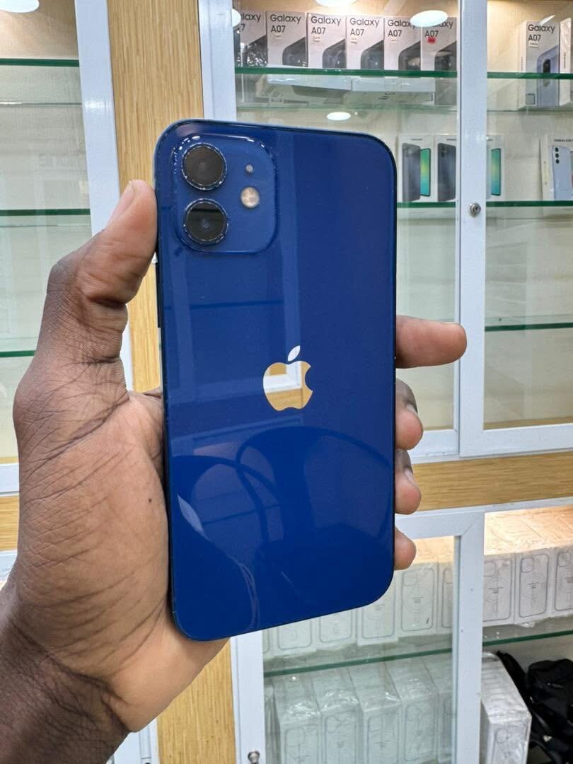 iPhone bleu élégance