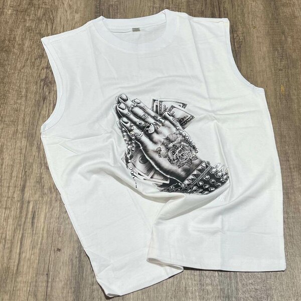 Sleeveless vest