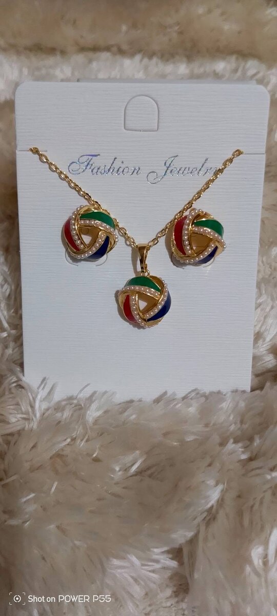 Ensemble collier et boucles multicolores