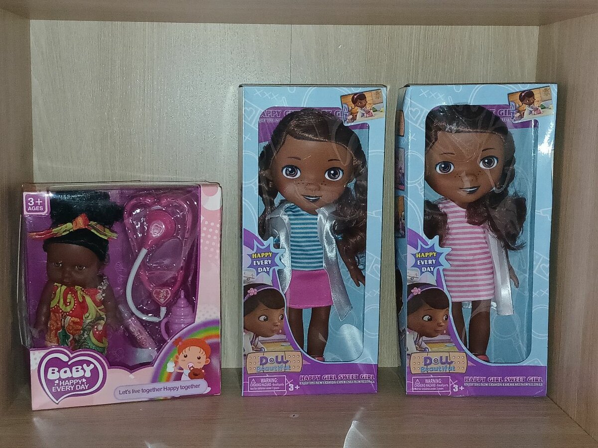 Diverses poupées filles