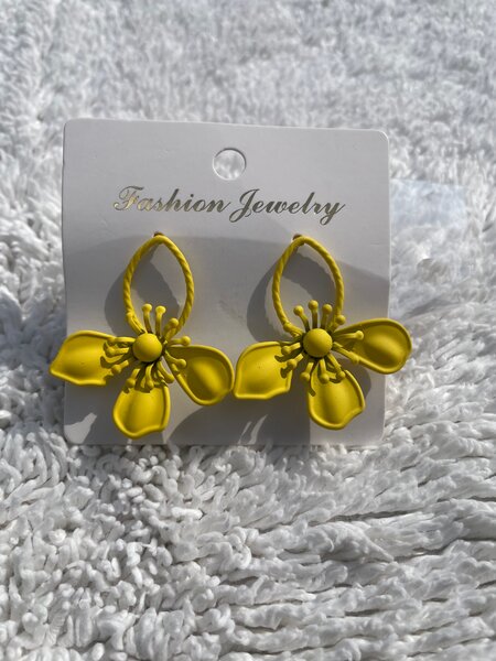 Boucles d'oreilles florales élégantes