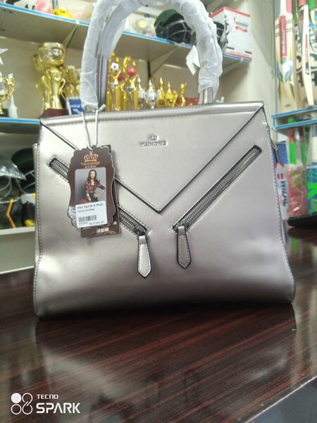 Ladies hand bag