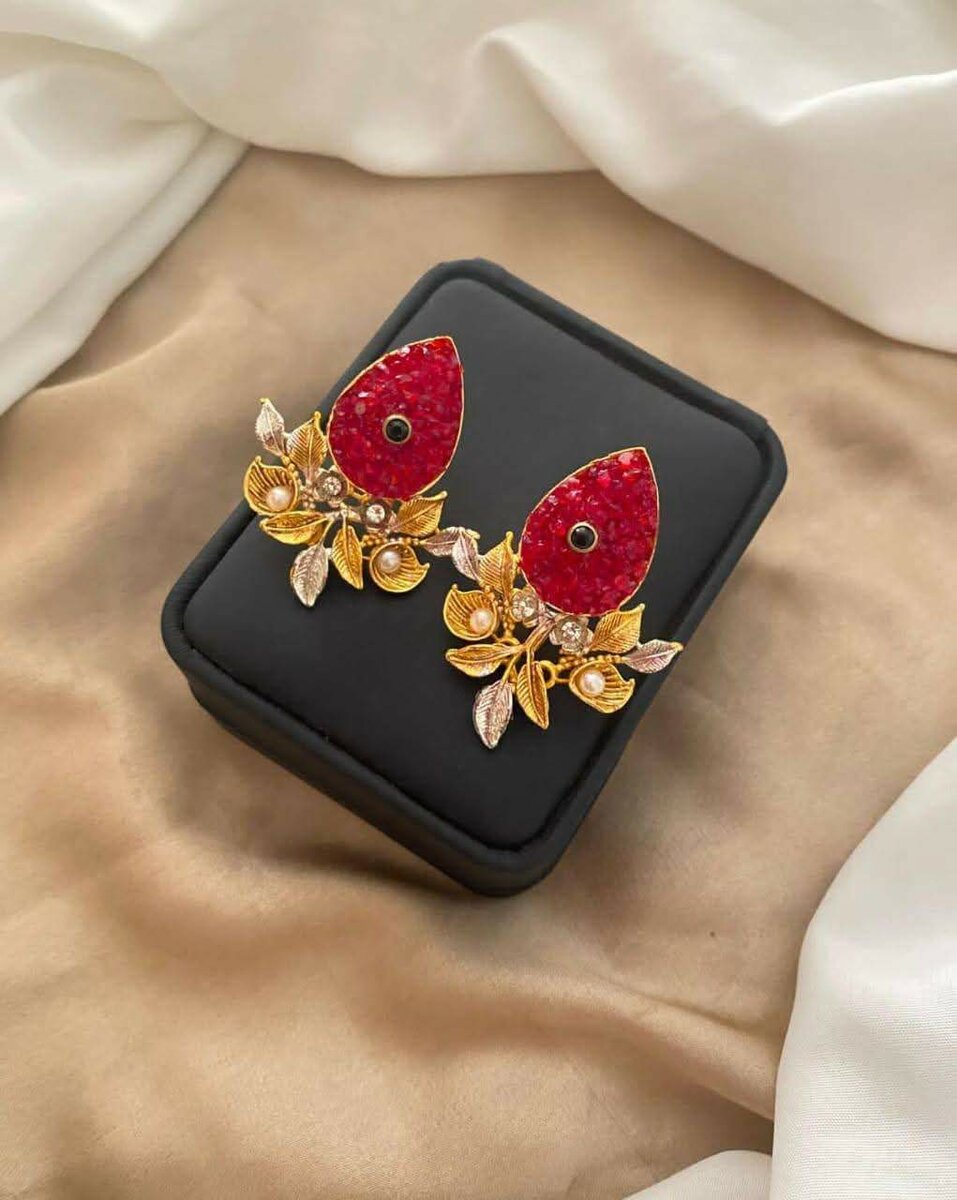 Ladies earrings
