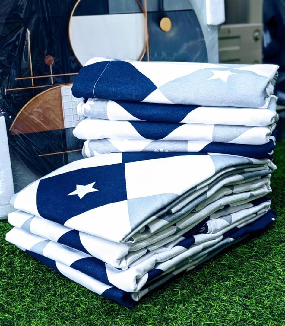  set includes 2 bedsheets and 4 pillowcases.