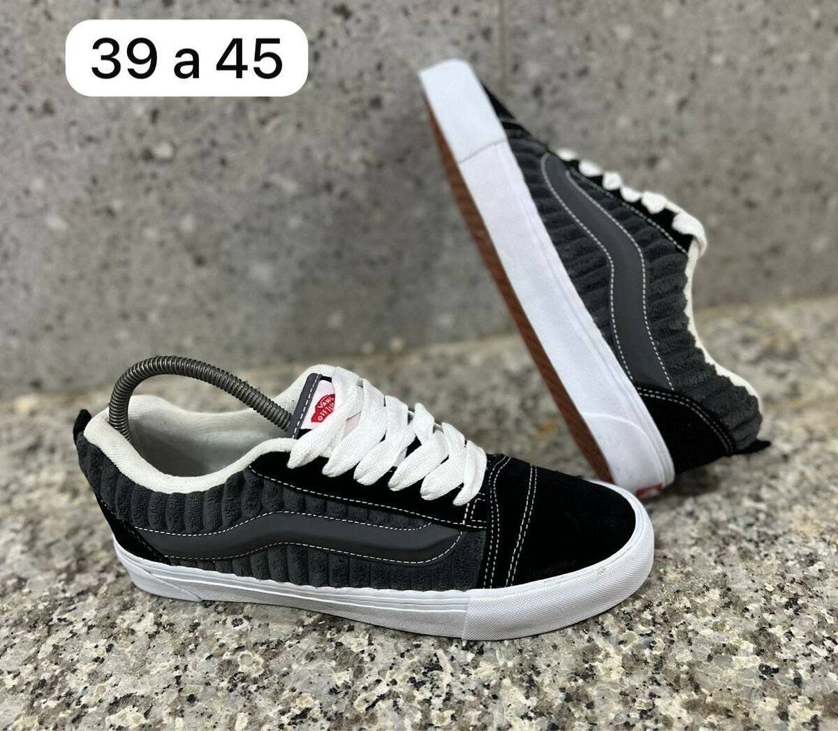 Baskets noires unisexes tendance