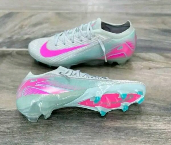 Chaussures de Football Colorées