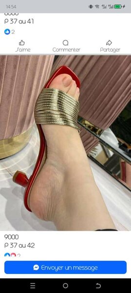 Sandales à talon doré élégant