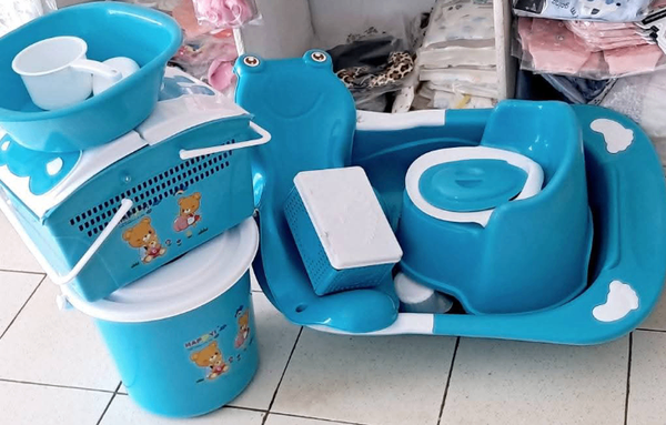 Set de bain pour bébé avec baignoire et pot