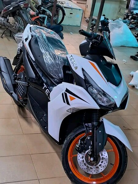 Scooter sportif TESCA