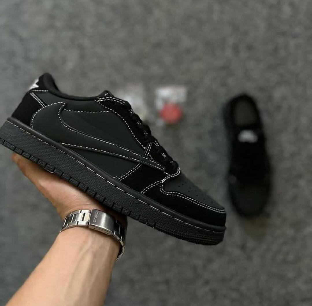 Nike Jordan Travis Scott original dans carton