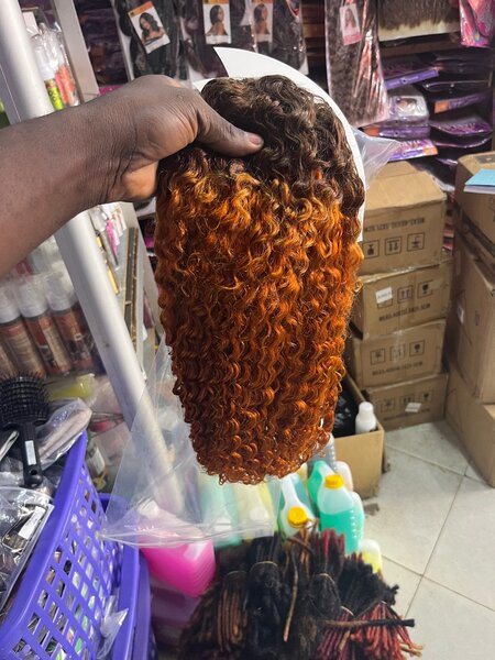 Perruque Bouclée Colorée t 16