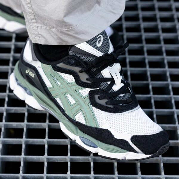 Baskets sport élégantes