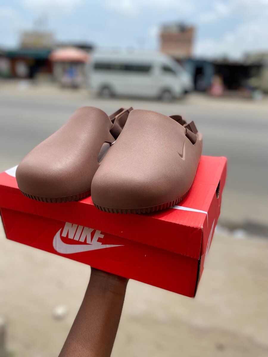 Claquettes unisexes Nike confortables