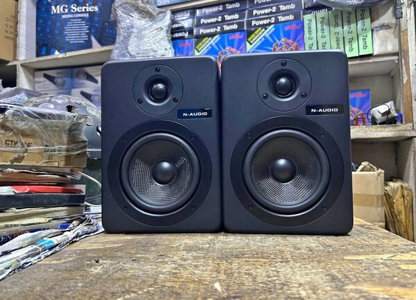 Enceintes de studio N-Audio C5