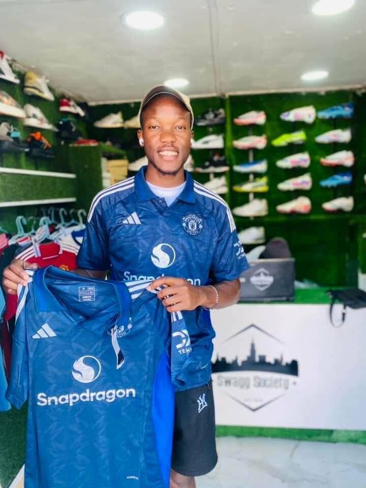 MANCHESTER UNITED JEASEY