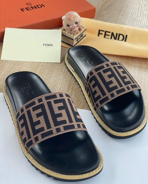 Fendi Sandales Tendance