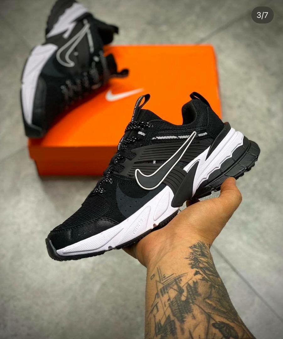 Baskets noires tendance