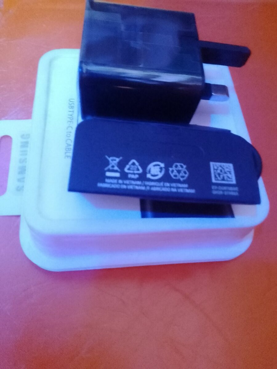 Original SAMSUNG CHARGER