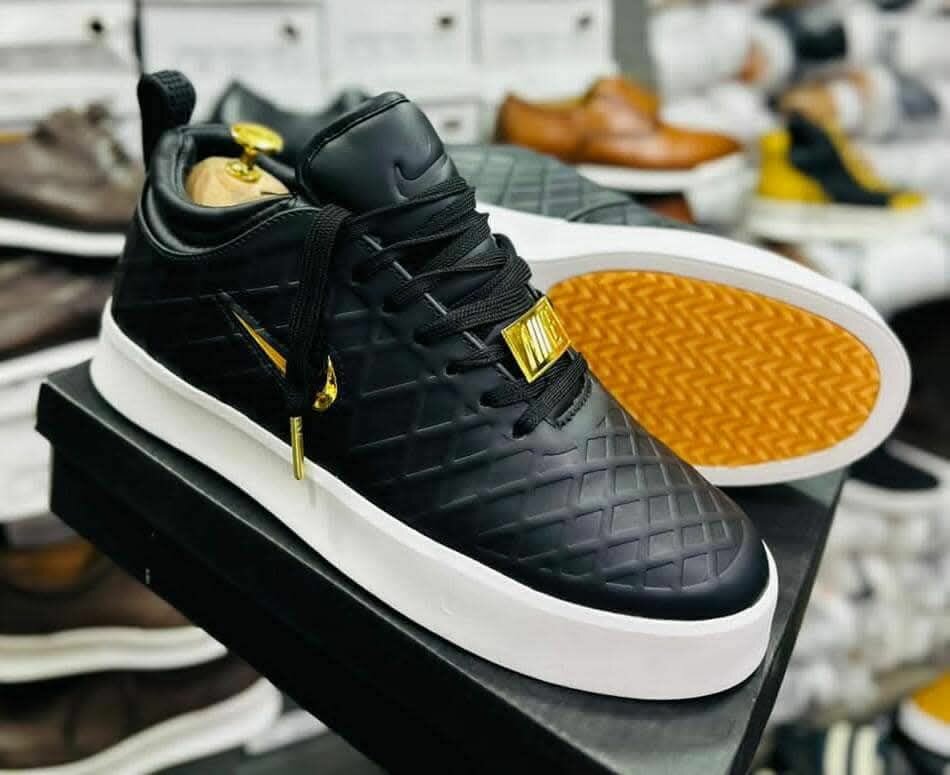 Baskets noires homme élégantes