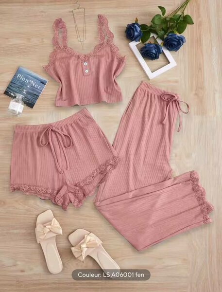 Pyjama en dentelle 3 pièces