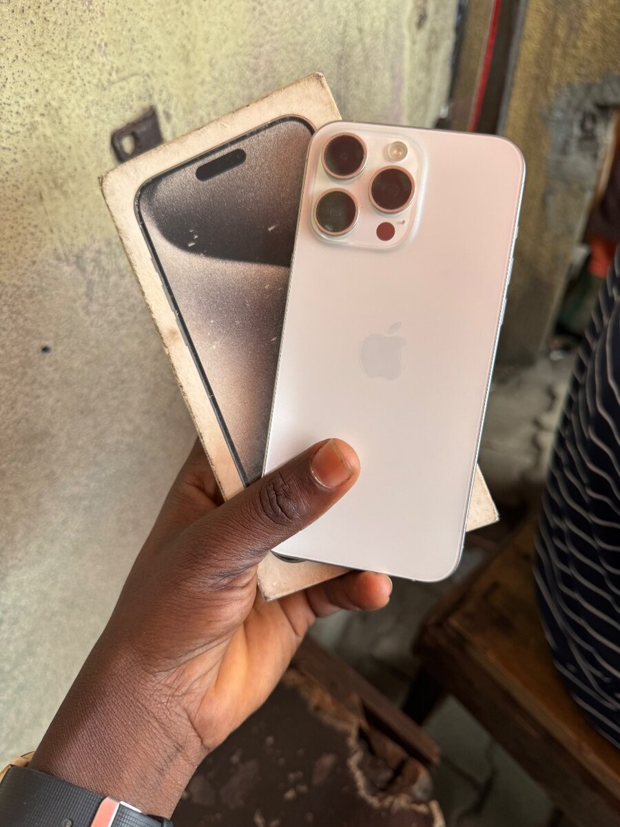 iPhone 15Pro Max 256 Go Blanc