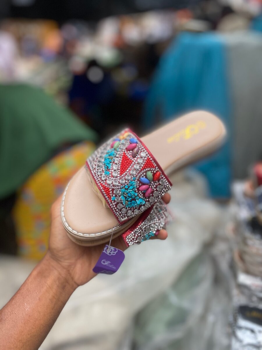 Sandales décorées élégantes