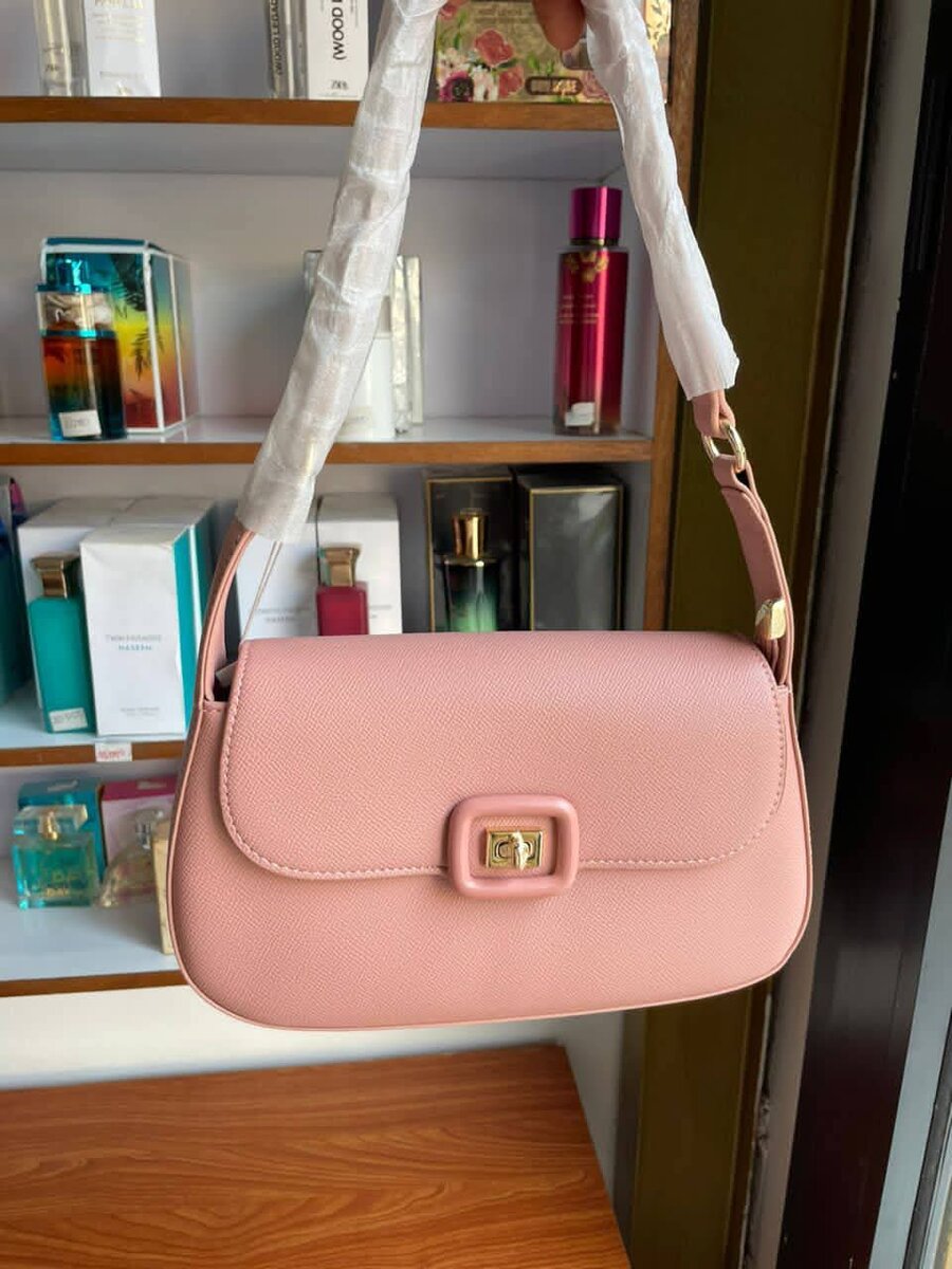 Sac à main rose élégant