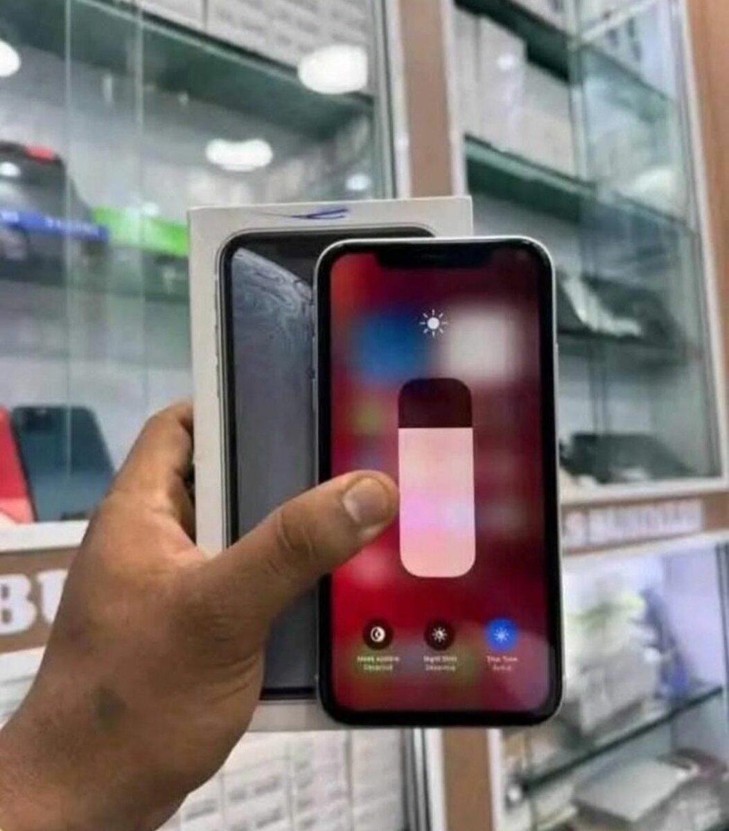 iPhone XR avec boîtier