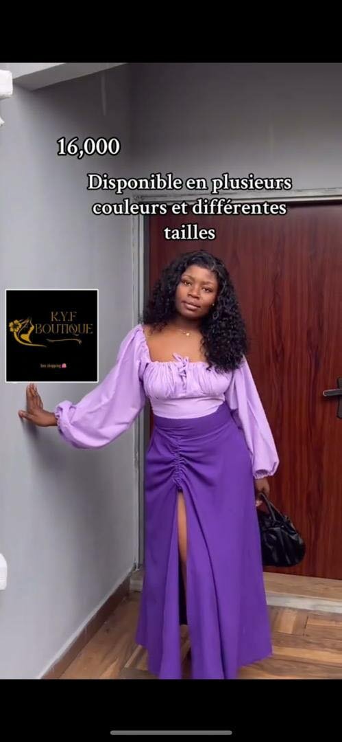 Ensemble Jupe et Top Élegant