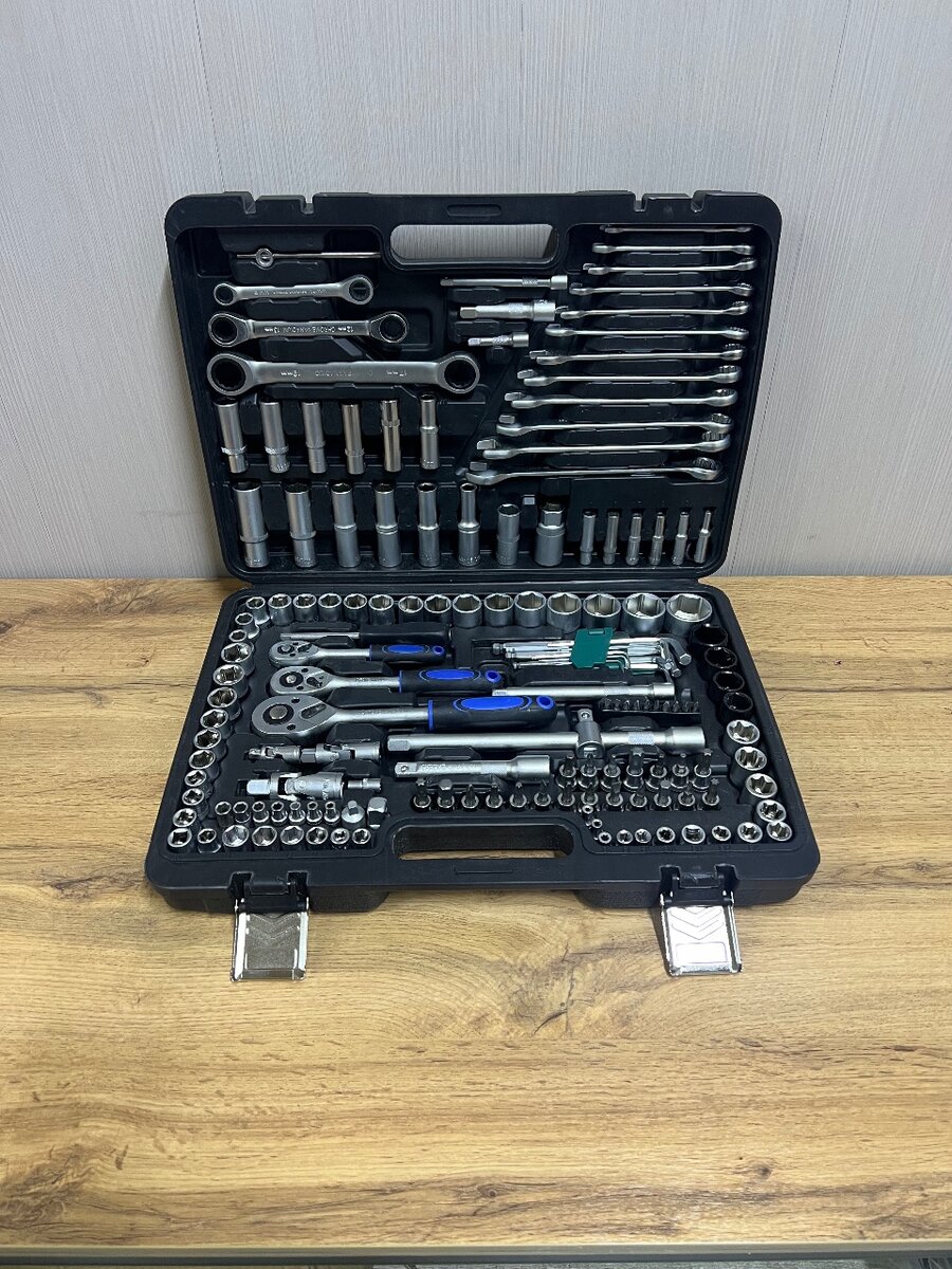 Набор ключи 151