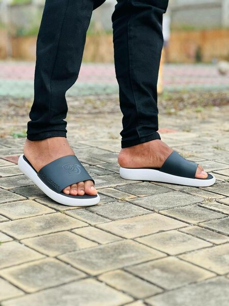 Tongs confortables pour homme