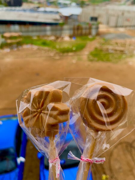 Sucettes au caramel artisanal