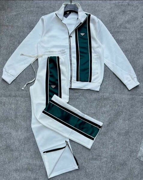 Survêtement sportif moderne