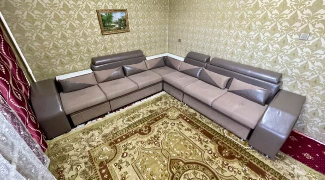 Продаю диван отличном состоянии общий размер 6.50