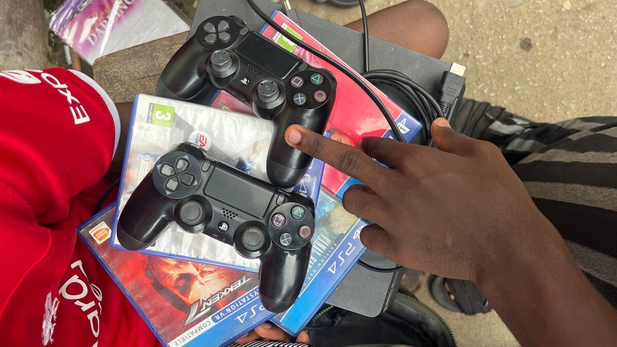 PS4 avec Manette