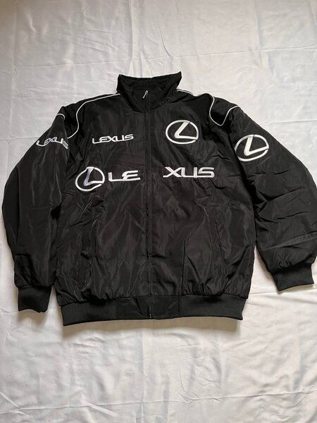 Ветровка Lexus