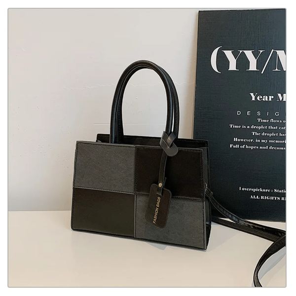 Sac en cuir à carreaux