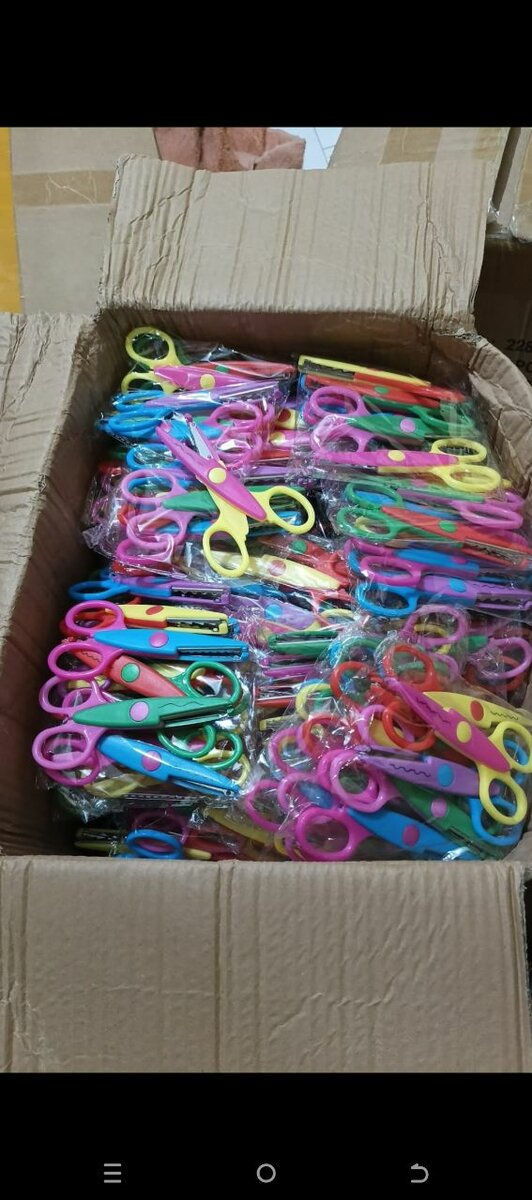 Ciseaux à motifs créatifs