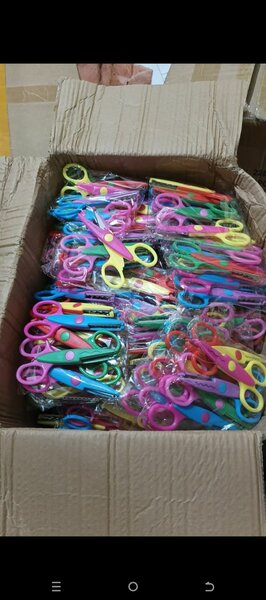 Ciseaux à motifs créatifs