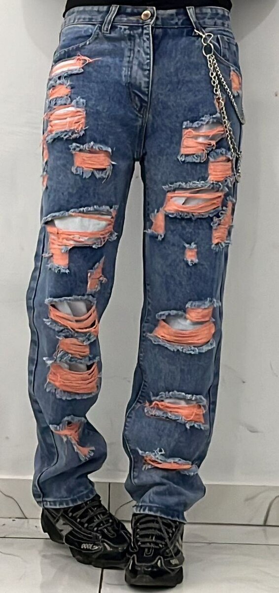 Jeans déchirés tendance