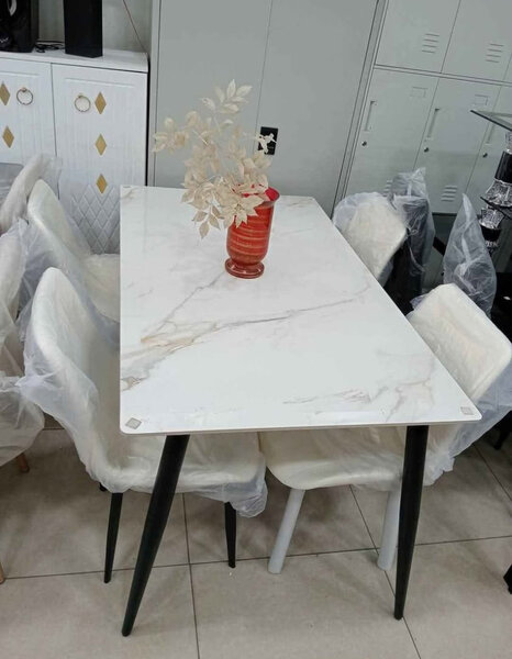 Table de salle à manger moderne