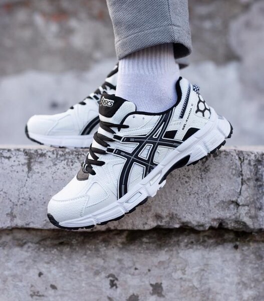 Chaussures de course légères Asics