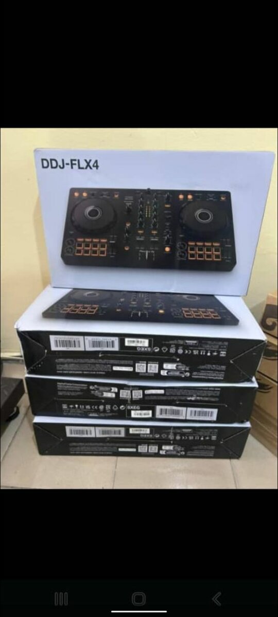 Pioneer DDJ-FLX4 DJ Controller